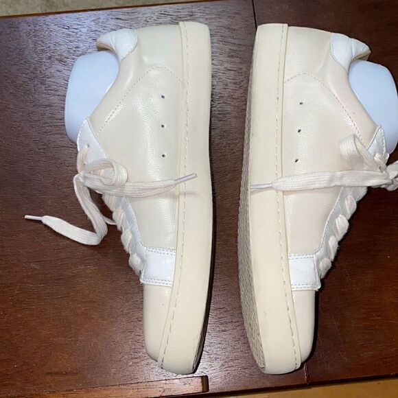 NWB WOMEN'S WHITE RAVEN SKY FULL OF STARS FAUX LEATHER SAND & WHITE SNEAKERS 9 - Picture 3 of 6